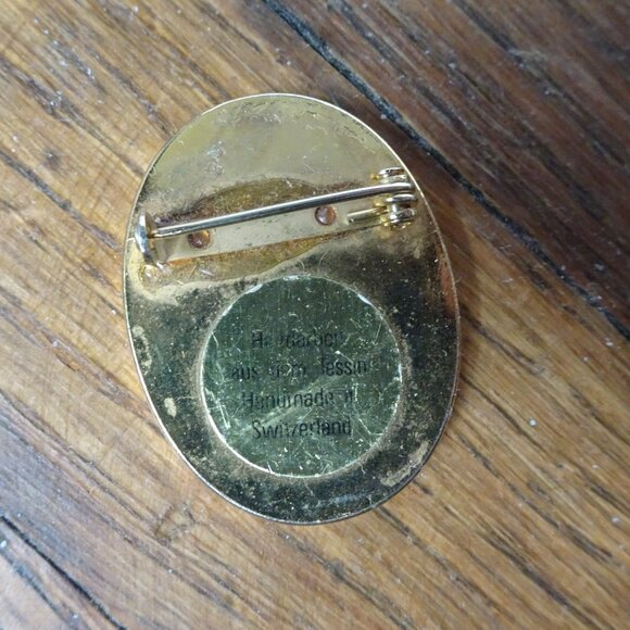 Pressed Flower Brooch Made in Switzerland - Picture 4 of 5